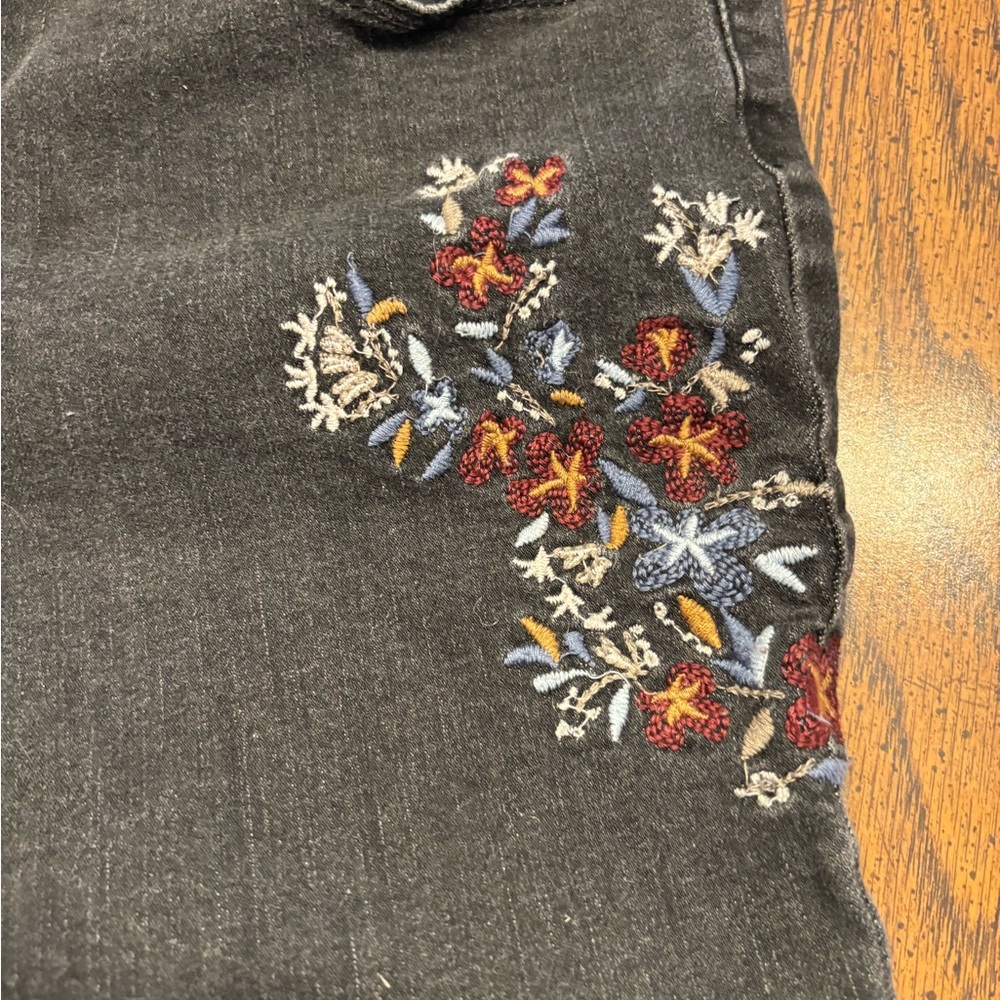 Black Floral Embroidered Super Stretch Mid Rise Skinny Jeans by Mossimo 10/30 - Picture 4 of 4